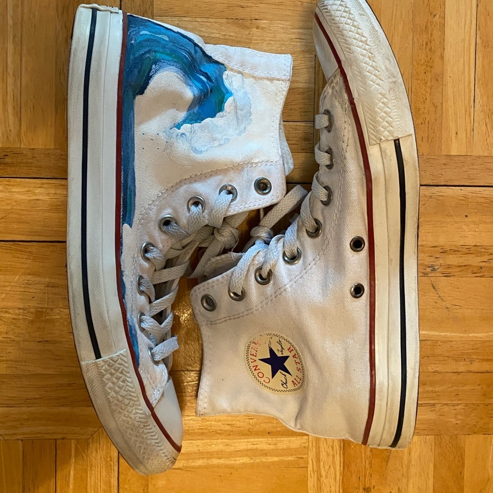 White Converse with Ocean detail !